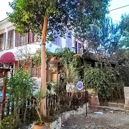 Cunda Zehra Teyzenin Evi 3* Ayvalı