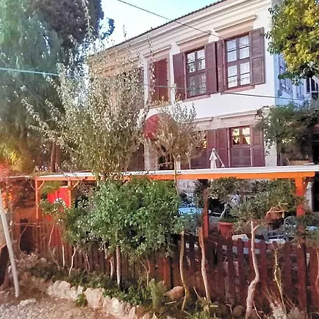 Cunda Zehra Teyzenin Evi فندق 3*